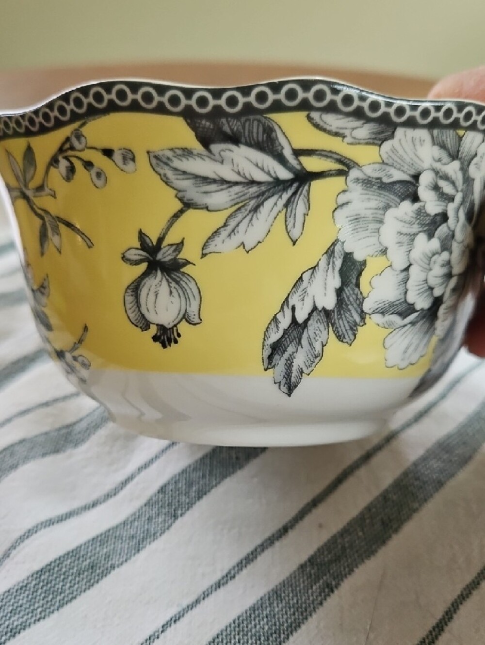 222 Fifth Adelaide Fine China Bowls, set of 3 - Picture 9 of 11